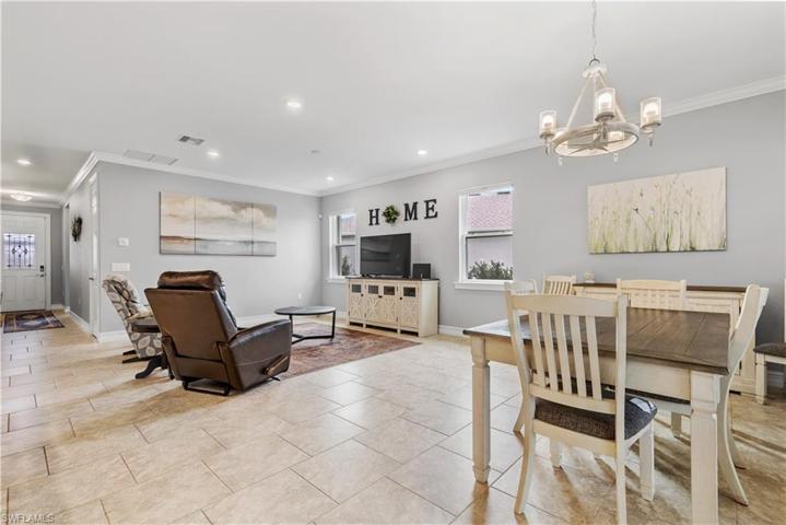 2483 Cagunas CT, CAPE CORAL FL 33909
