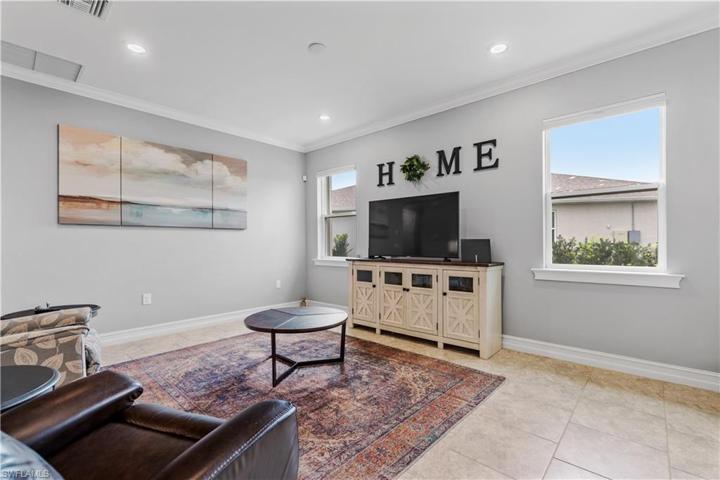 2483 Cagunas CT, CAPE CORAL FL 33909