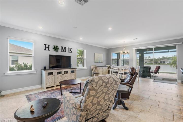 2483 Cagunas CT, CAPE CORAL FL 33909