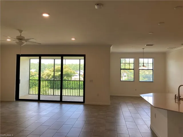 Living Room/ Dining