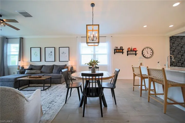 Great Dining Area With Custom Lighting!