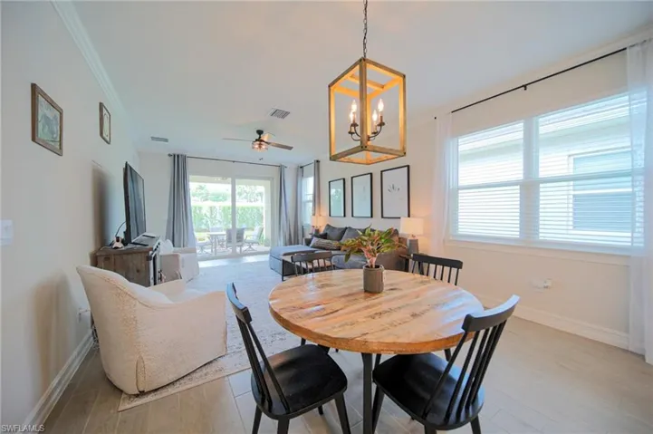 Great Dining Area With Custom Lighting!