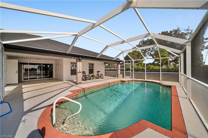 905 Nw 20th Ave, Cape Coral, Florida 33993