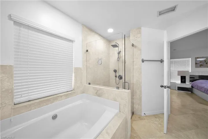 905 Nw 20th Ave, Cape Coral, Florida 33993