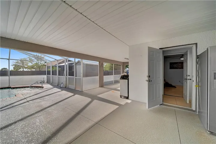 905 Nw 20th Ave, Cape Coral, Florida 33993