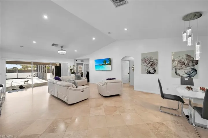 905 Nw 20th Ave, Cape Coral, Florida 33993