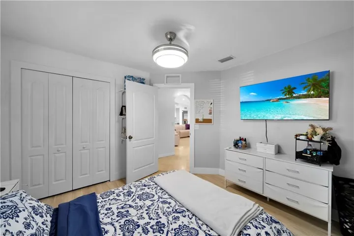 905 Nw 20th Ave, Cape Coral, Florida 33993
