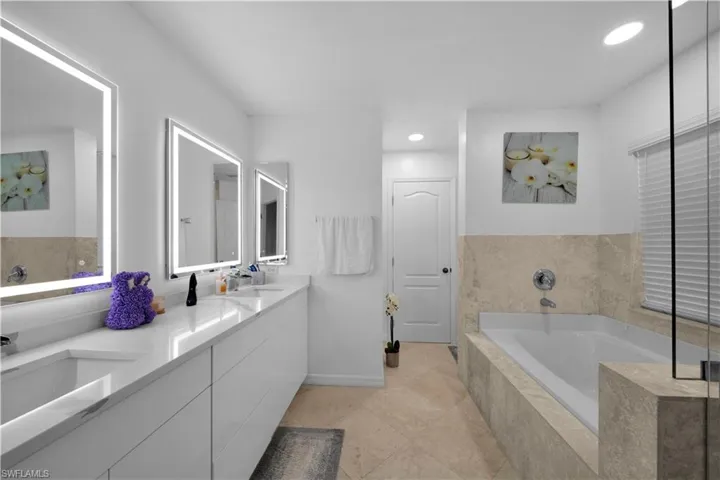 905 Nw 20th Ave, Cape Coral, Florida 33993
