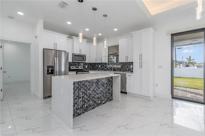 1314 NE 4th  PL, Cape Coral, FL 33909