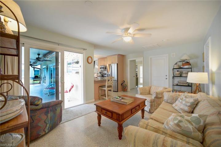 Additional living room nook