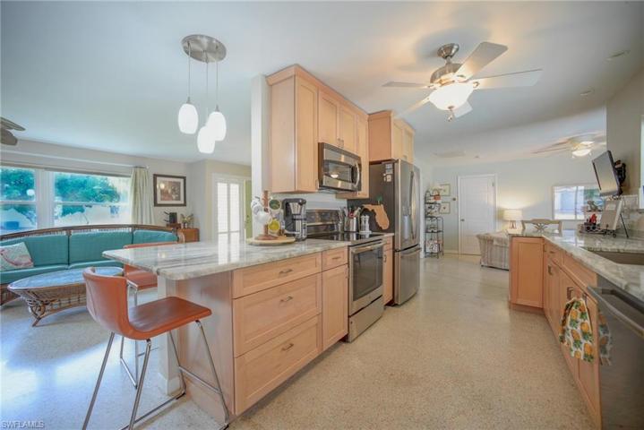 4506 SE 6th  CT, Cape Coral, FL 33904