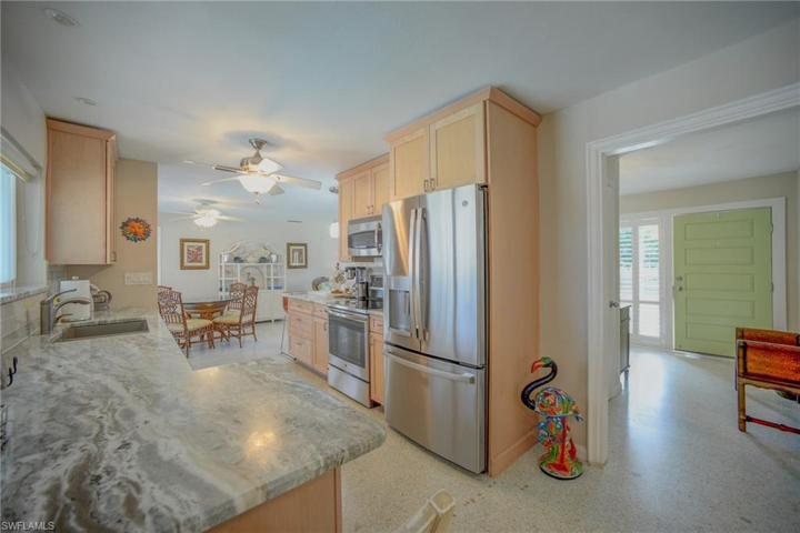 4506 SE 6th  CT, Cape Coral, FL 33904