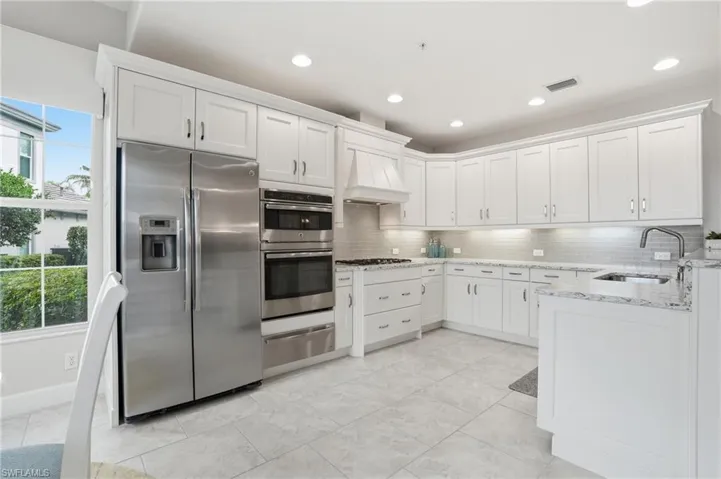 8066 Signature Club Cir 102, Naples, Florida 34113