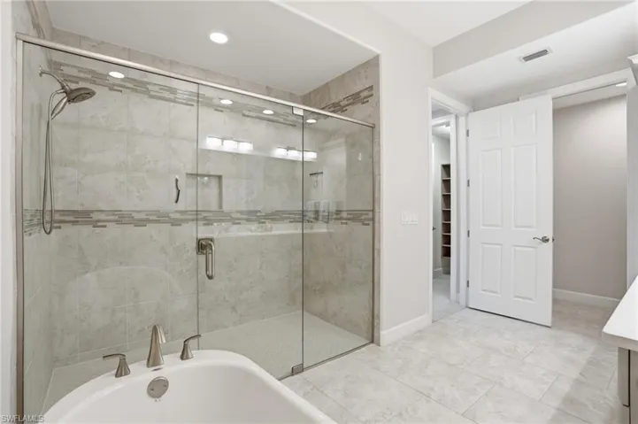 8066 Signature Club Cir 102, Naples, Florida 34113
