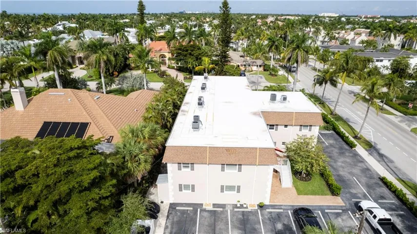 Bird's eye view with a residential view