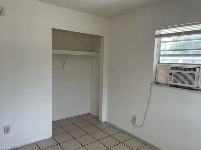 5621/5623  Fourth  AVE, Fort Myers, FL 33907