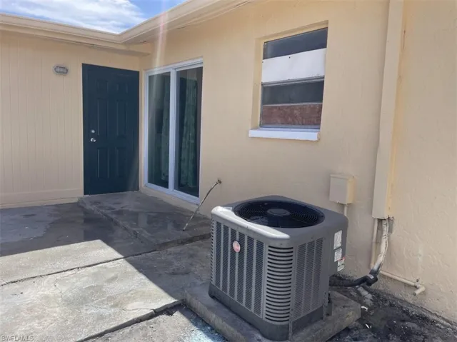 5621/5623  Fourth  AVE, Fort Myers, FL 33907