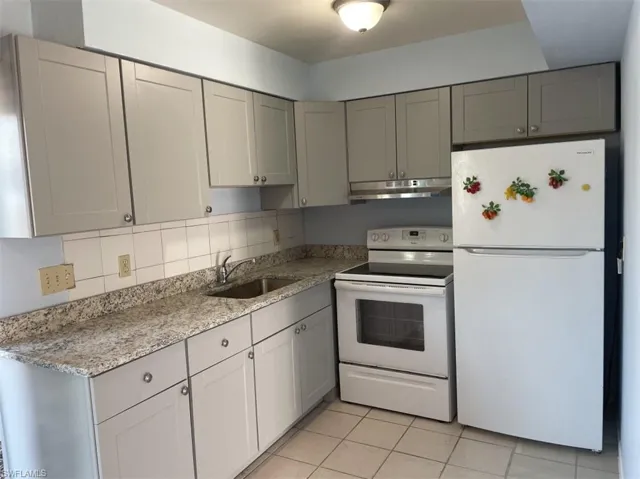 5621/5623  Fourth  AVE, Fort Myers, FL 33907