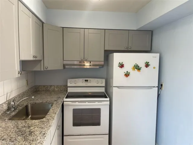 5621/5623  Fourth  AVE, Fort Myers, FL 33907