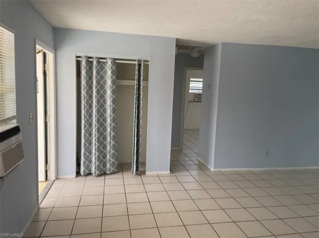 5621/5623  Fourth  AVE, Fort Myers, FL 33907