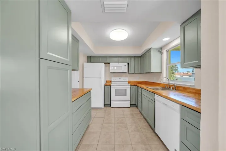 227 Se 2nd Ter, Cape Coral, Florida 33990