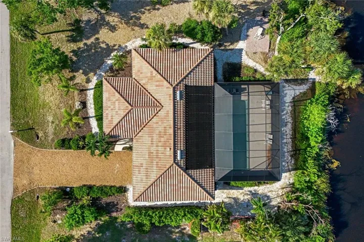 Aerial view of property and surrounding area