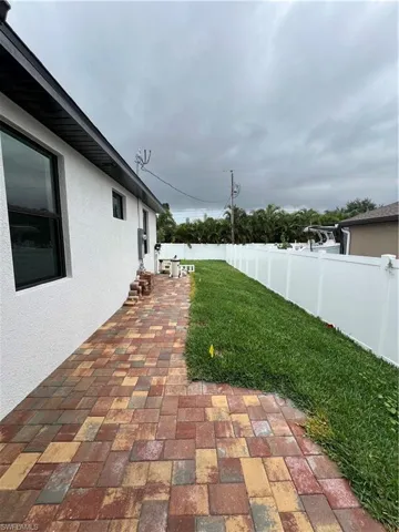 2241 Sw 27th Ter, Cape Coral Fl 33914