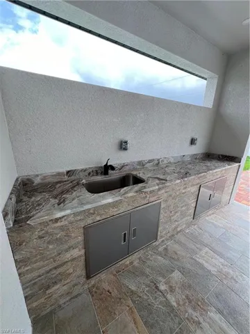 2241 Sw 27th Ter, Cape Coral Fl 33914