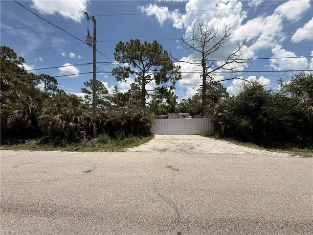 8219 Bartholomew Dr, North Fort Myers, Florida 33917