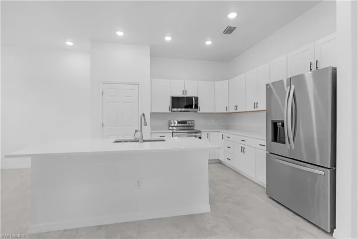 7063 Calder CIR, LABELLE FL 33935