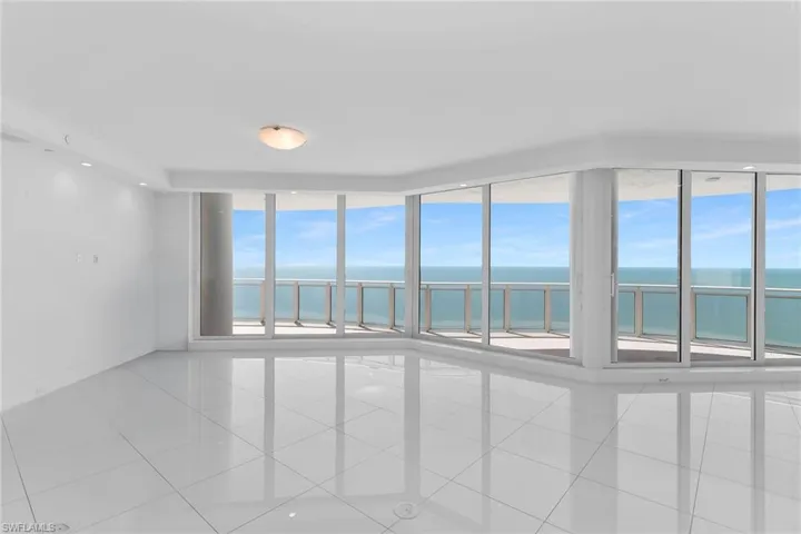 8231 Bay Colony Dr 2004, Naples, Florida 34108
