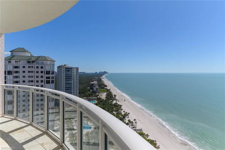 8231 Bay Colony Dr 2004, Naples, Florida 34108