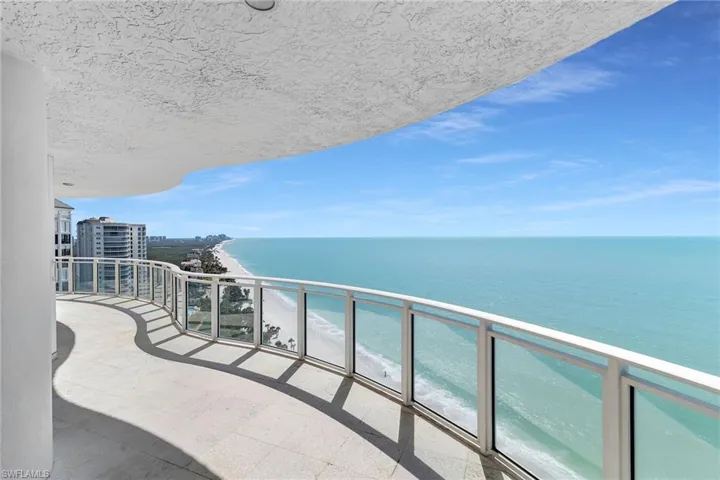 8231 Bay Colony Dr 2004, Naples, Florida 34108