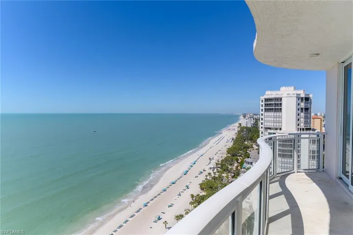 8231 Bay Colony Dr 2004, Naples, Florida 34108
