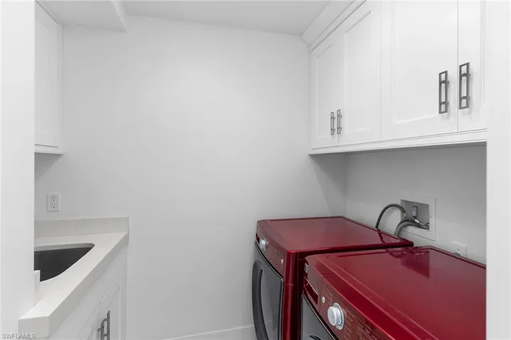 8231 Bay Colony Dr 2004, Naples, Florida 34108