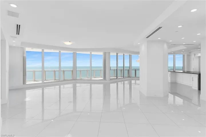 8231 Bay Colony Dr 2004, Naples, Florida 34108