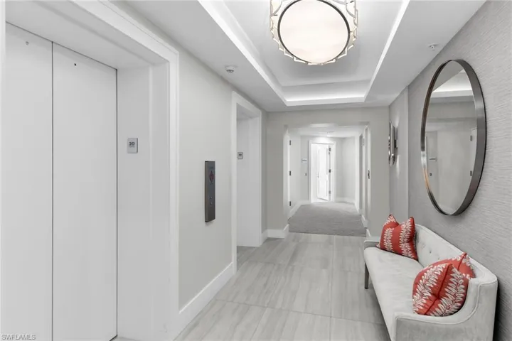 8231 Bay Colony Dr 2004, Naples, Florida 34108