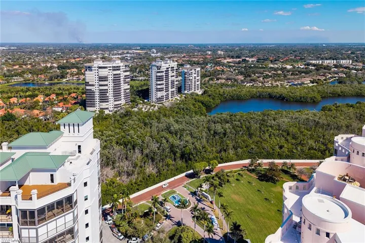8231 Bay Colony Dr 2004, Naples, Florida 34108
