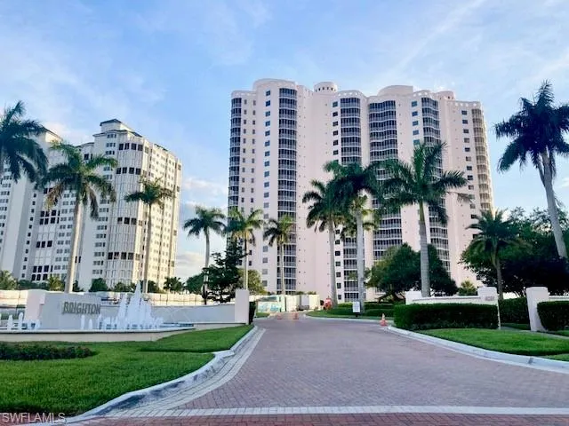 8231 Bay Colony Dr 2004, Naples, Florida 34108