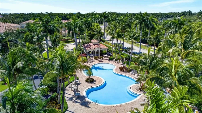 2638 Bolero Dr 401, Naples, Florida 34109