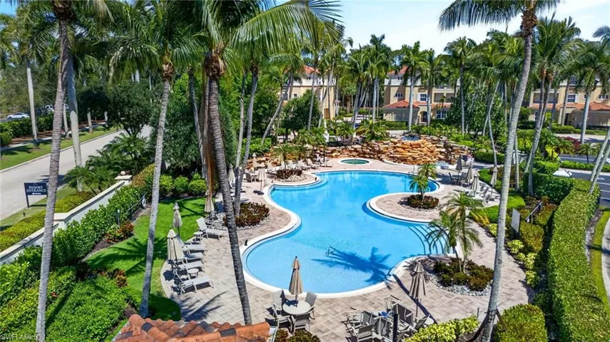 2638 Bolero Dr 401, Naples, Florida 34109