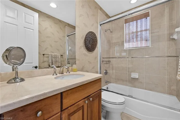 2638 Bolero Dr 401, Naples, Florida 34109