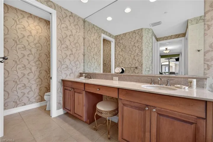 2638 Bolero Dr 401, Naples, Florida 34109