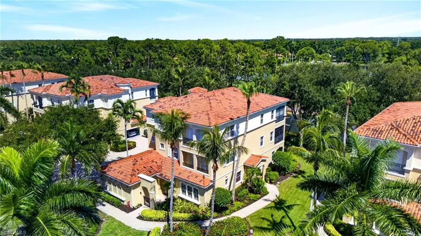 2638 Bolero Dr 401, Naples, Florida 34109