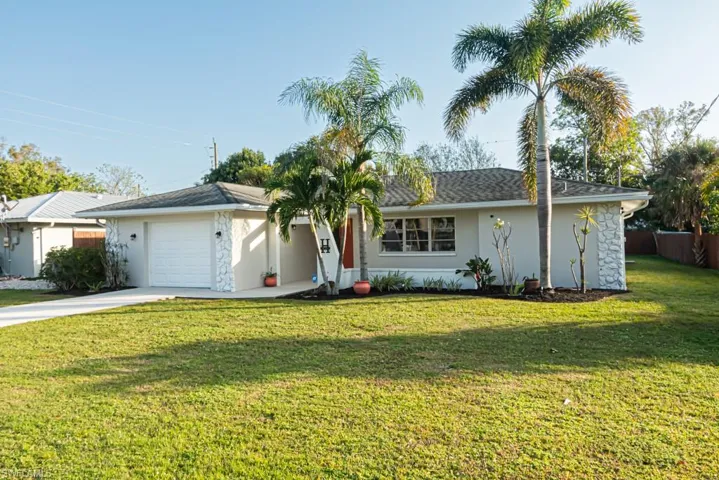1562 Alhambra Dr, Fort Myers Fl 33901