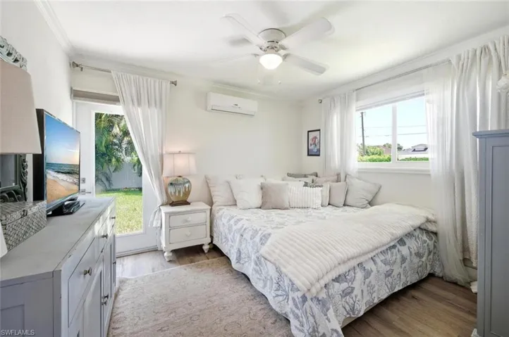 1216 10th St N, Naples, Florida 34102