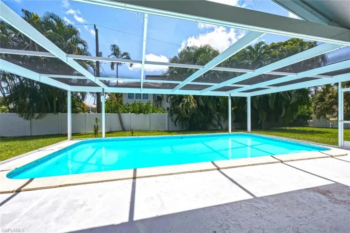 1216 10th St N, Naples, Florida 34102