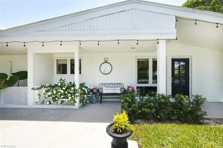 1216 10th St N, Naples, Florida 34102