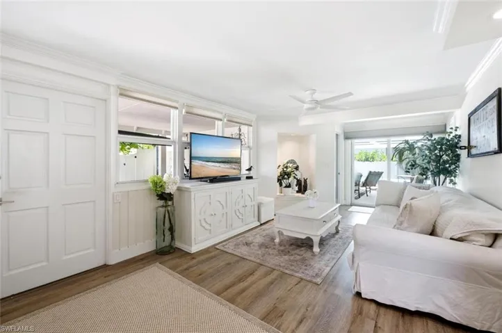 1216 10th St N, Naples, Florida 34102