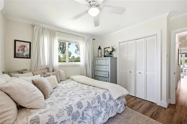 1216 10th St N, Naples, Florida 34102